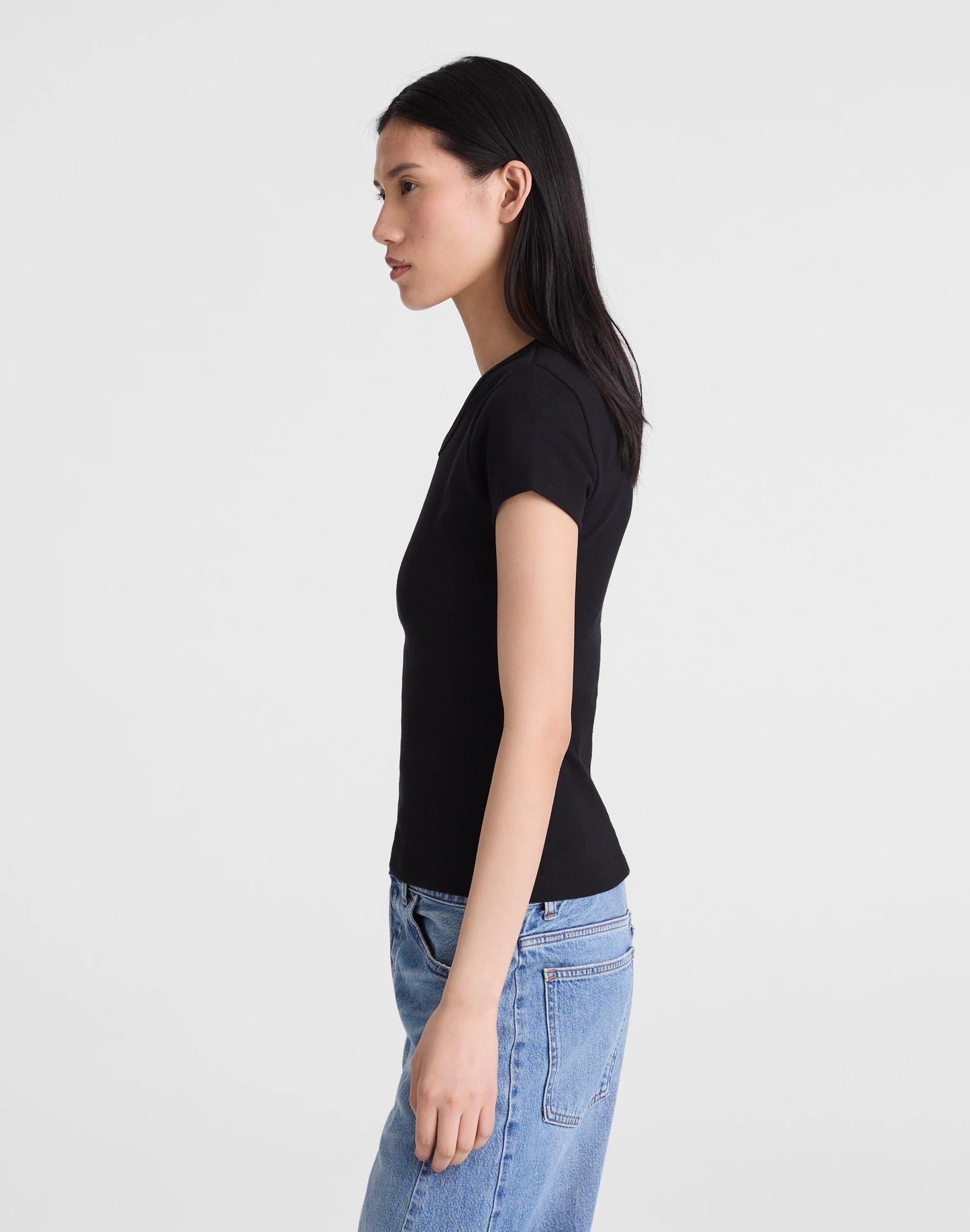 Madewell The '90s V-Neck Baby Tee in Compact Cotton