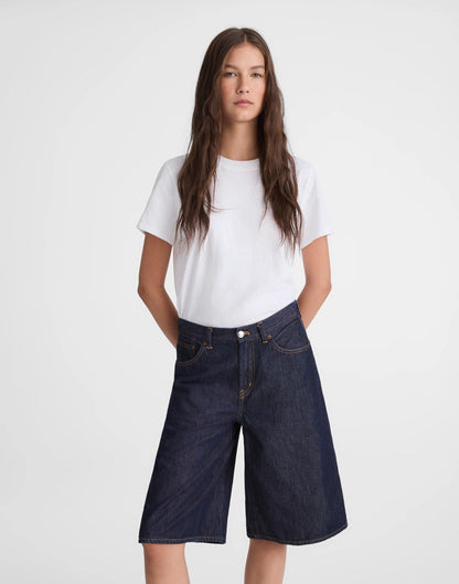 Madewell The V-Waist Bermuda Short in Airy Denim