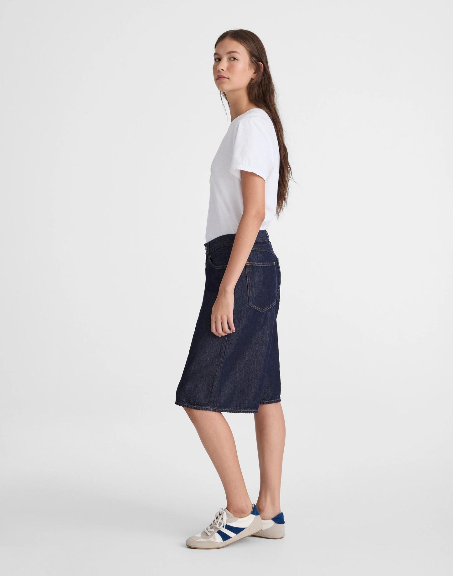 Madewell The V-Waist Bermuda Short in Airy Denim