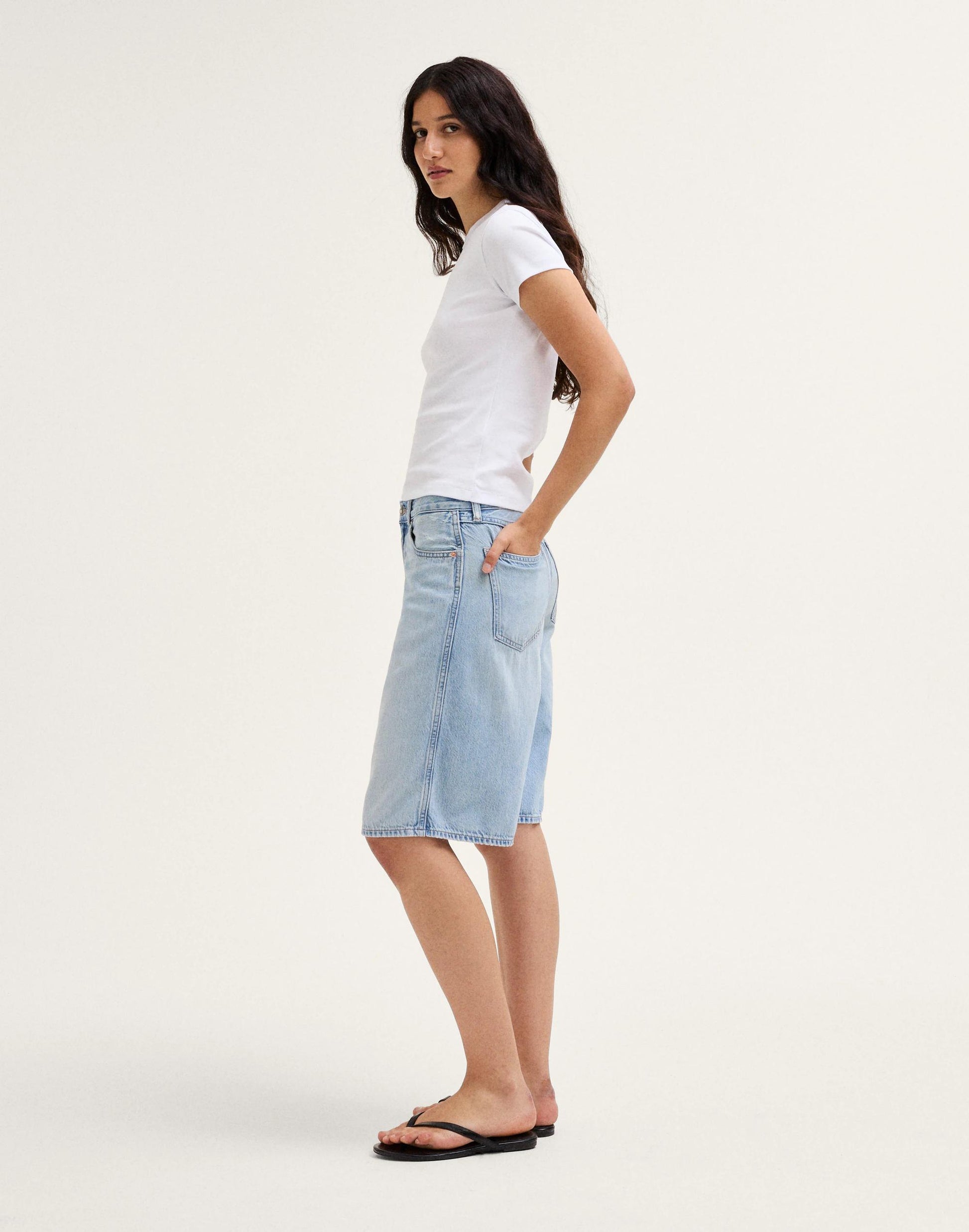 Madewell The V-Waist Bermuda Short in Airy Denim
