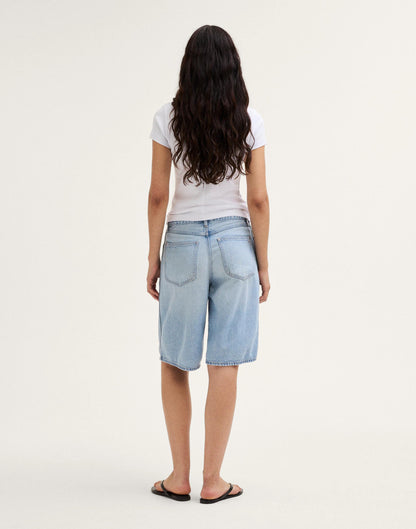 Madewell The V-Waist Bermuda Short in Airy Denim