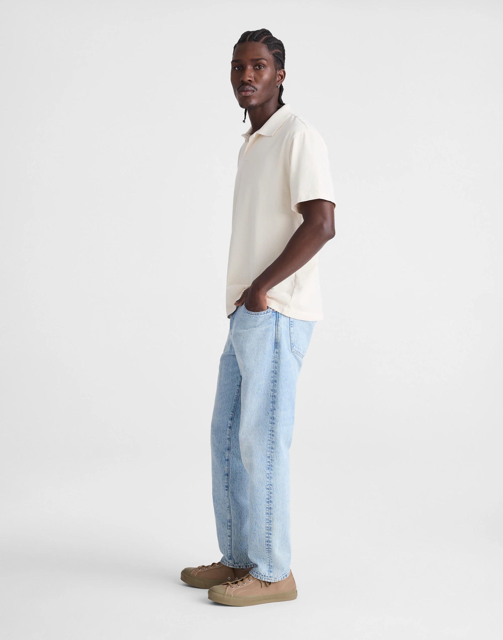 Madewell Relaxed Taper Jeans in Summerweight Denim