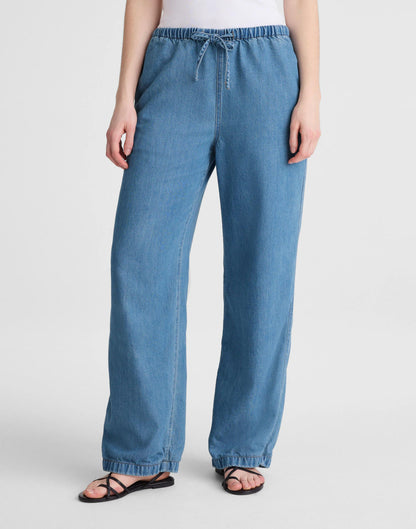 Madewell Pull-On Jeans in Airy Denim