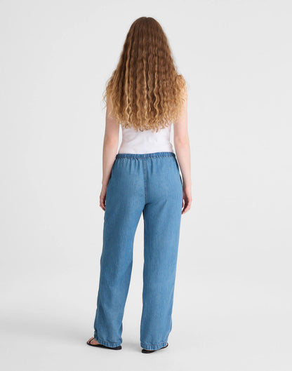 Madewell Pull-On Jeans in Airy Denim
