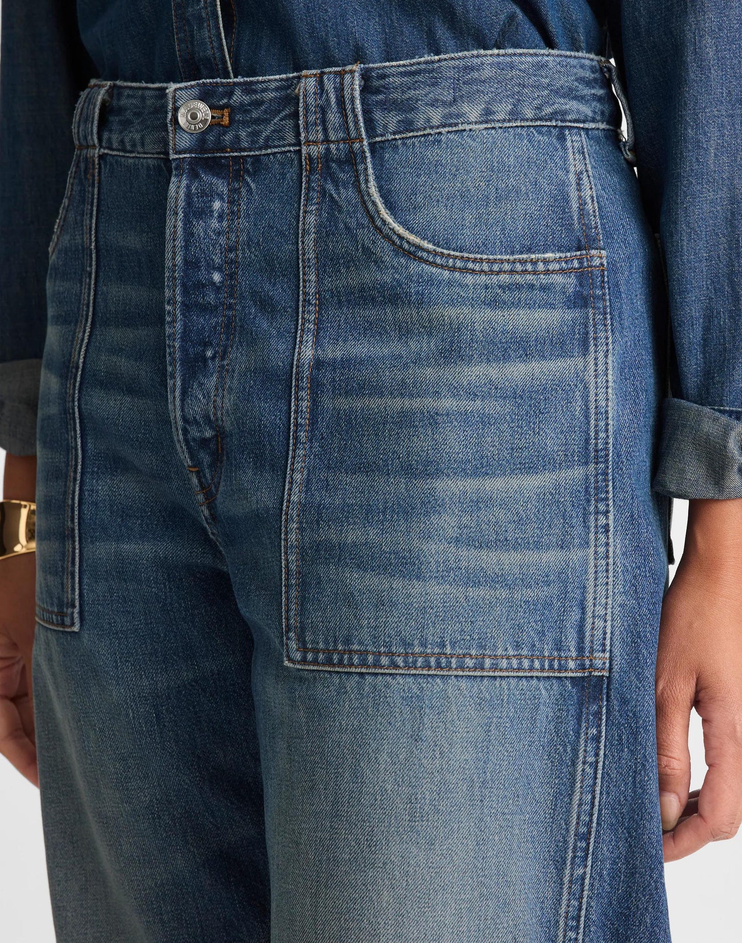 Madewell The Curvy Darted Barrel-Leg Jean