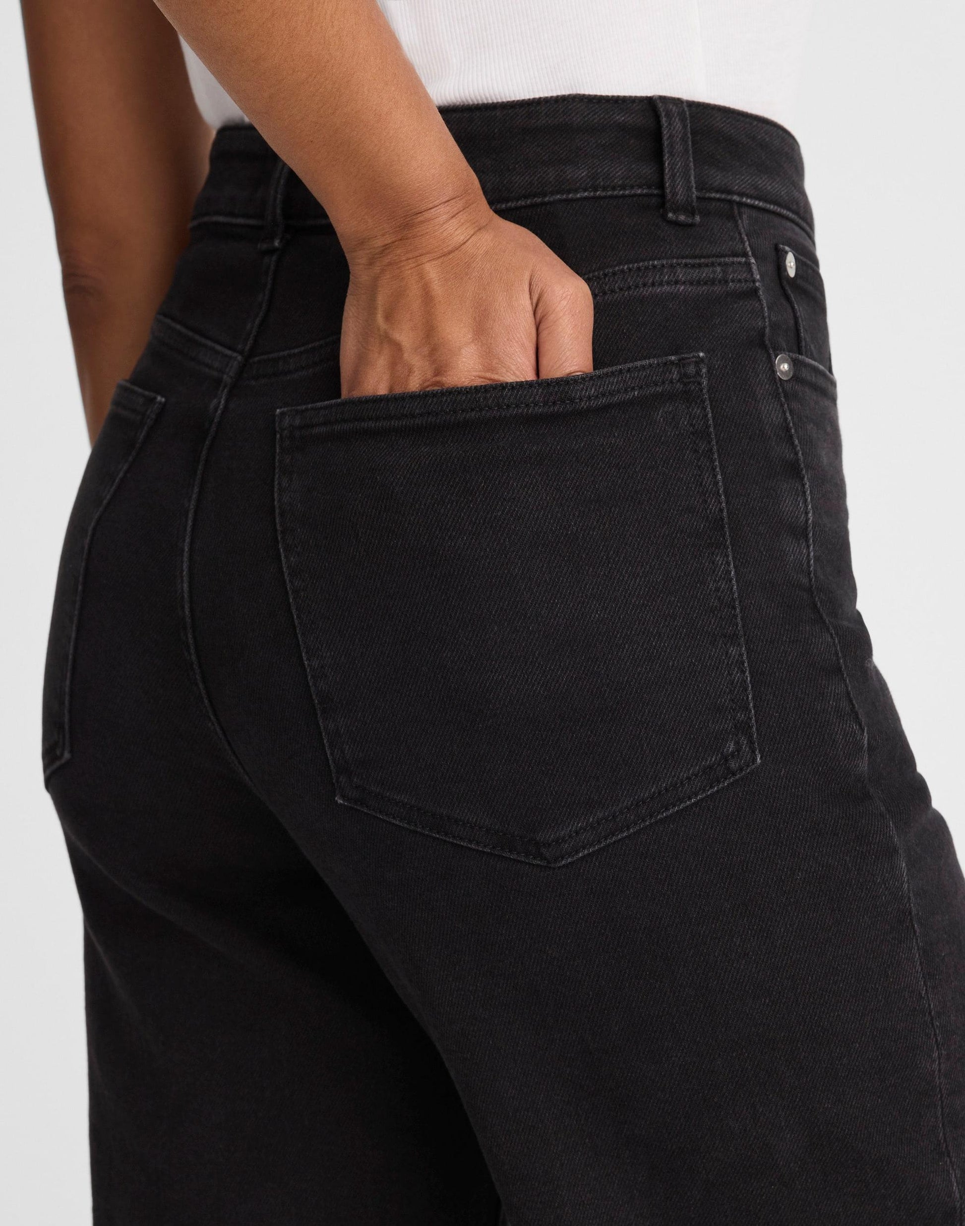 Madewell The Curvy Wide-Leg Jean in Super Stretch Denim