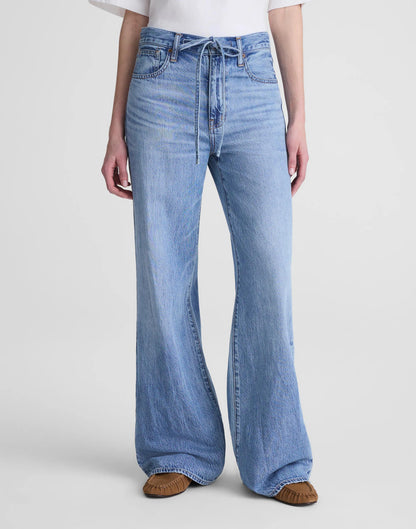 Madewell The Short Ultimate Wide-Leg Jean in Airy Denim