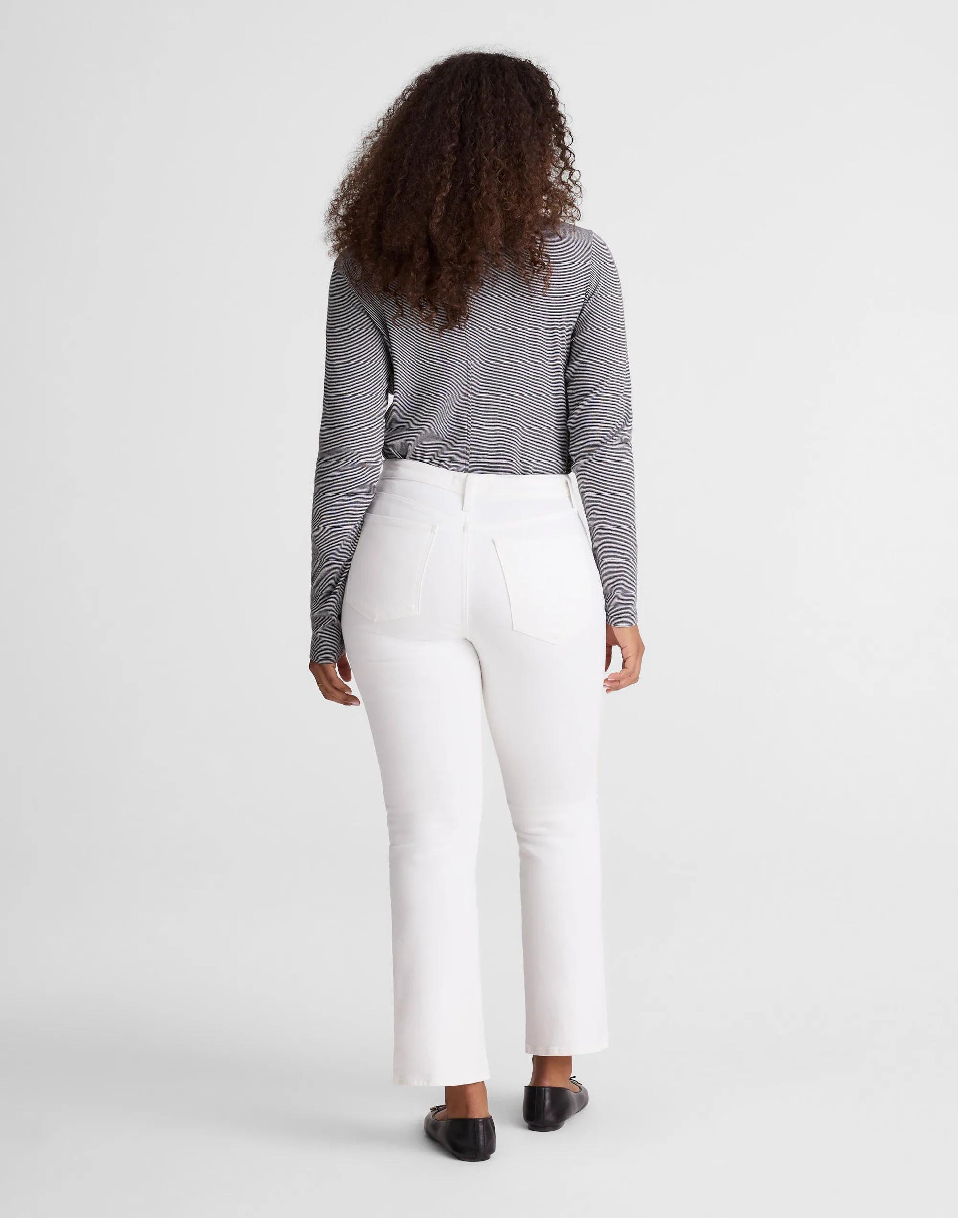 Madewell The Short Curvy Flare Crop Jean in Super Stretch Denim