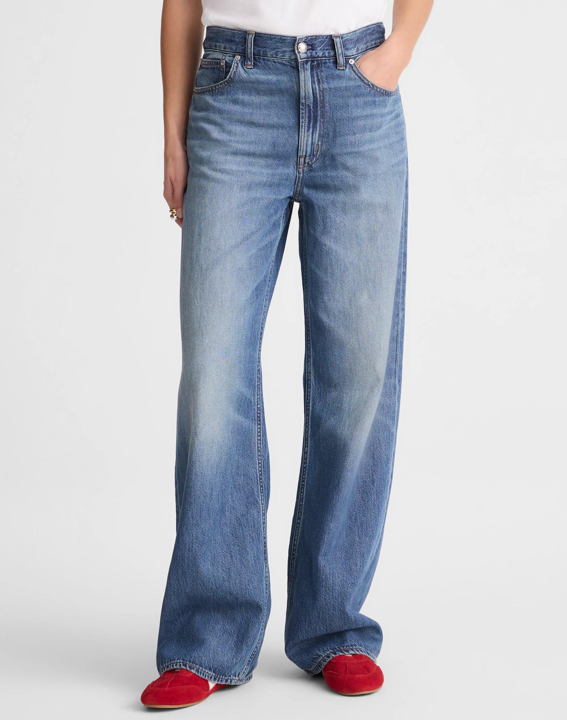 Madewell Petite Low-Slung Baggy Jeans in Airy Denim