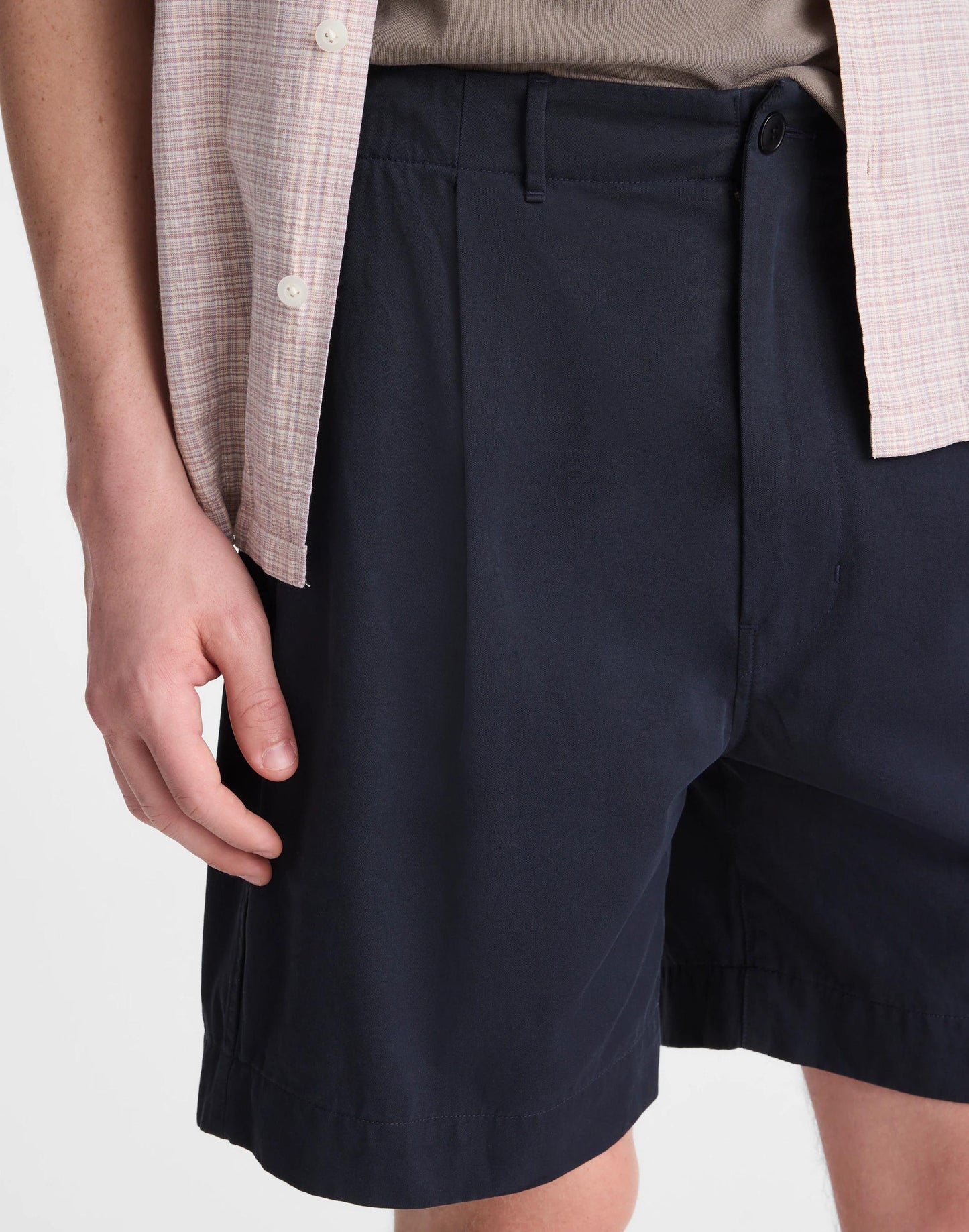 Madewell Pleated Chino Shorts in Uniform Twill