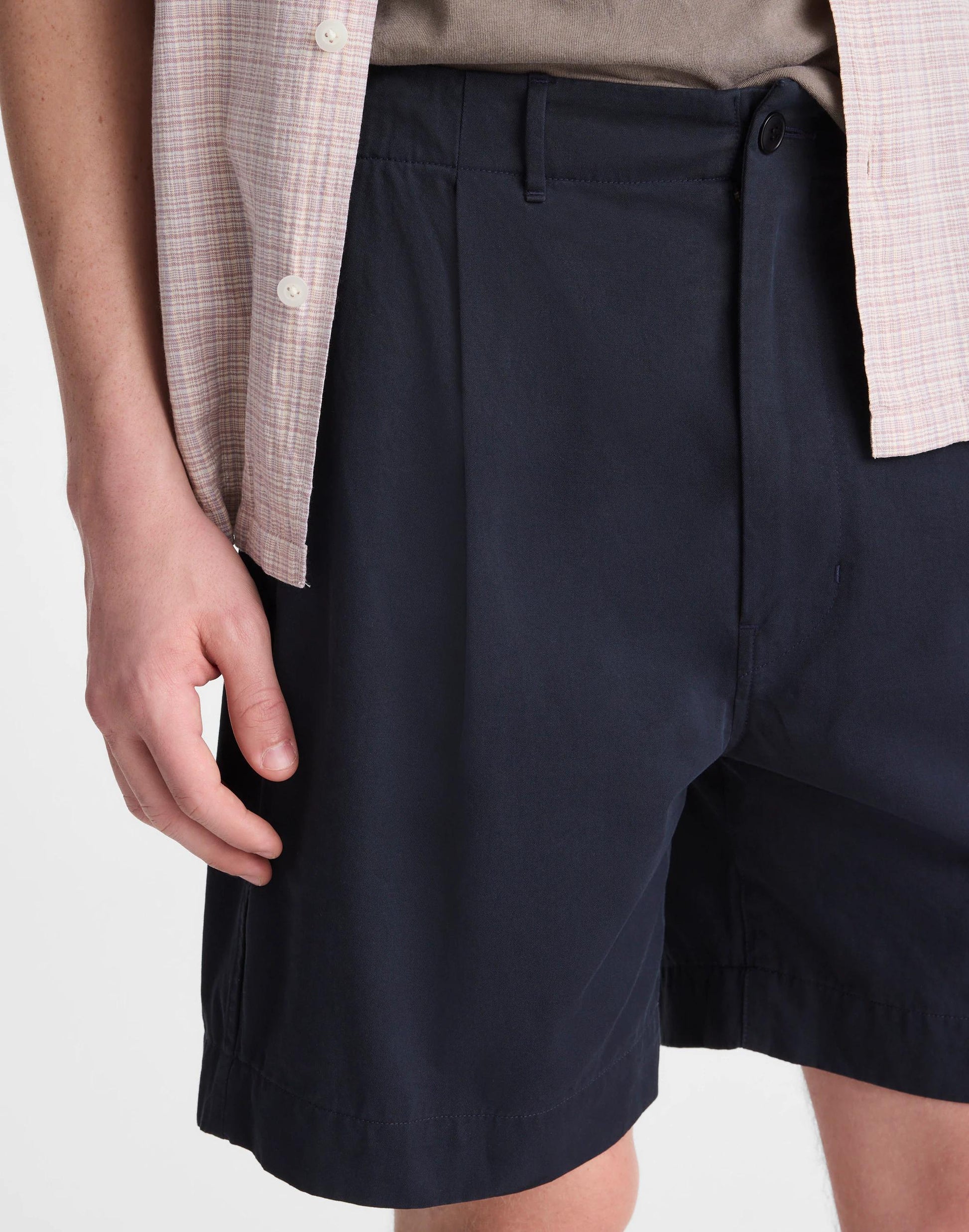Madewell Pleated Chino Shorts in Uniform Twill