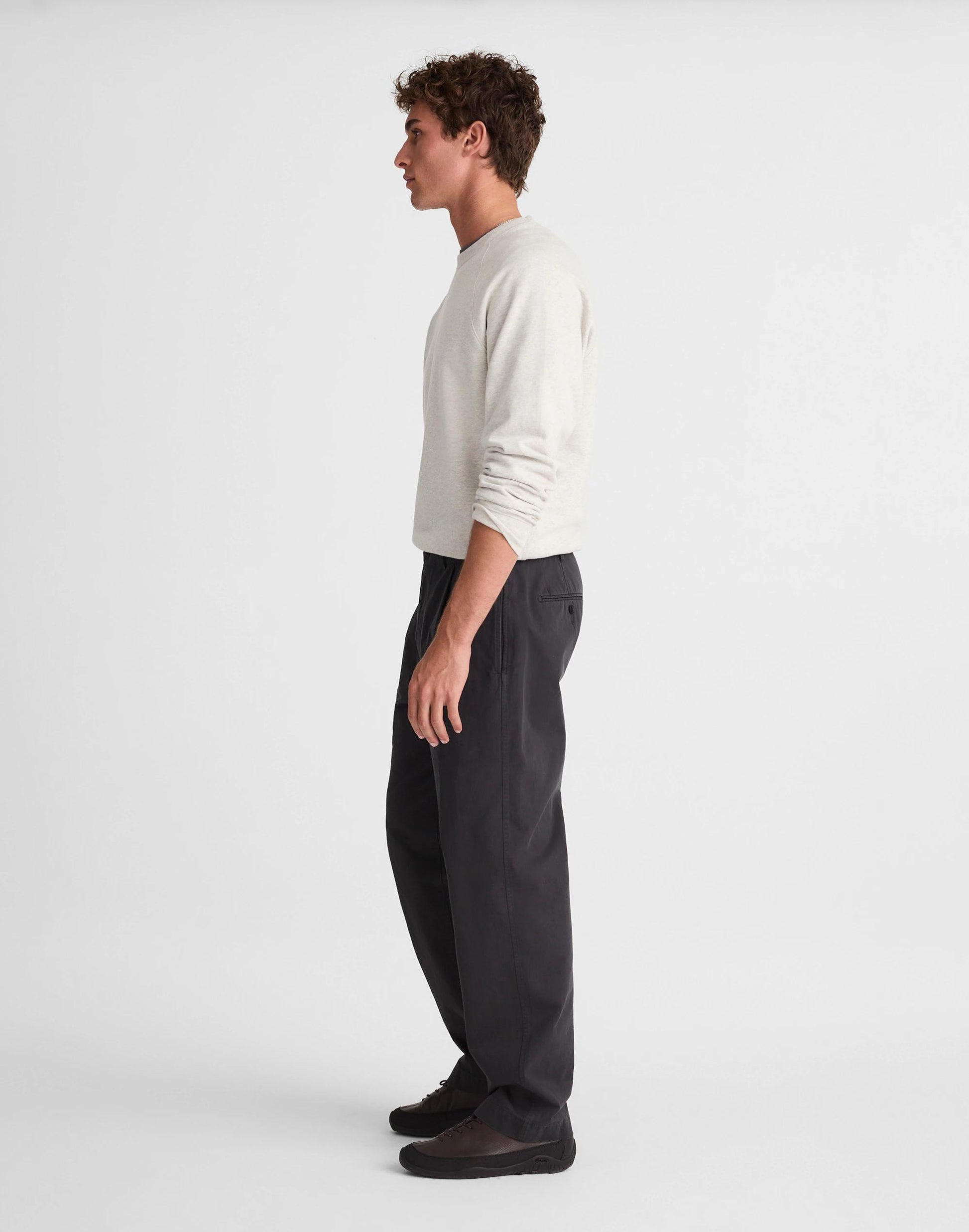 Madewell Pleated Chino Pants in Uniform Twill