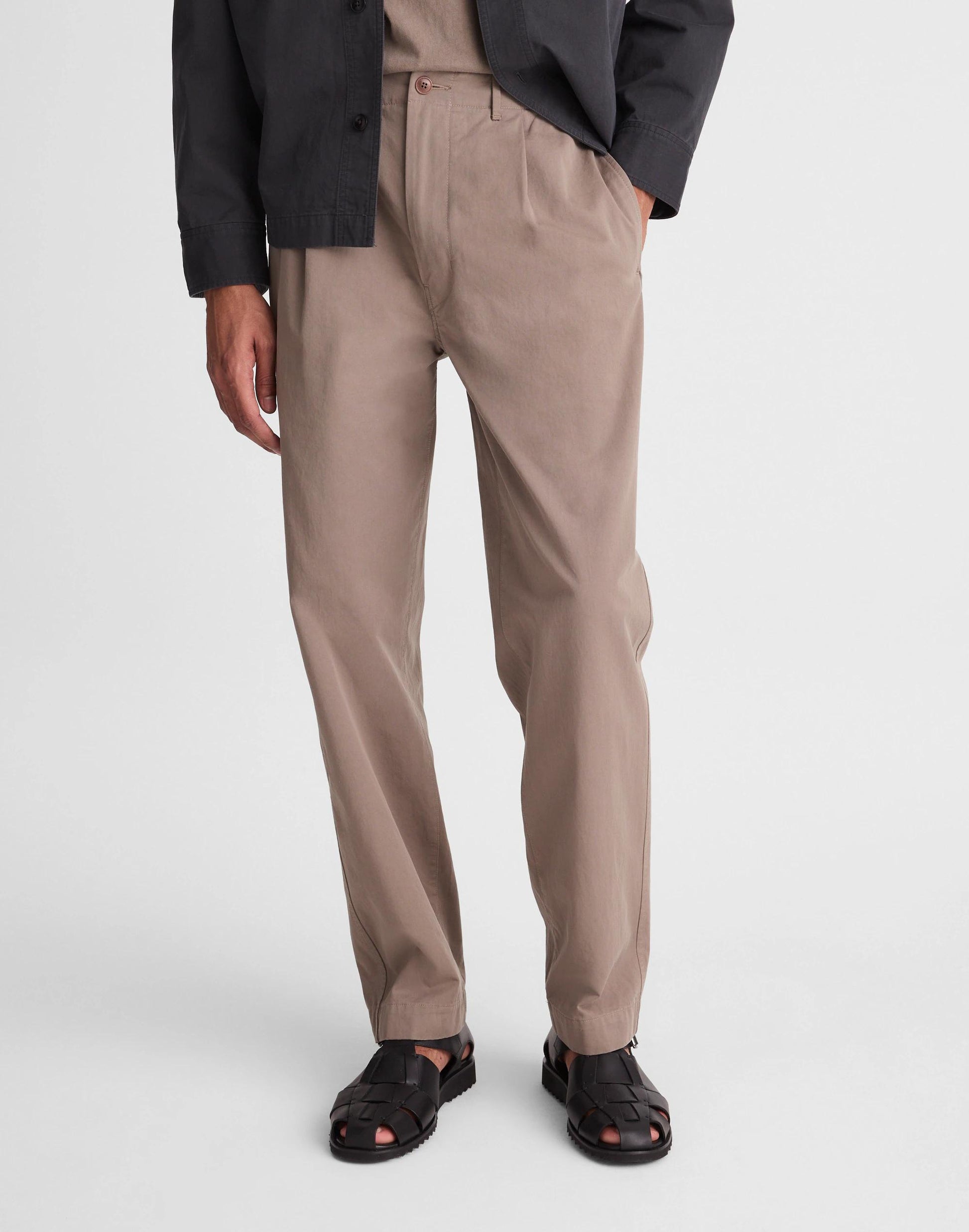 Madewell Pleated Chino Pants in Uniform Twill