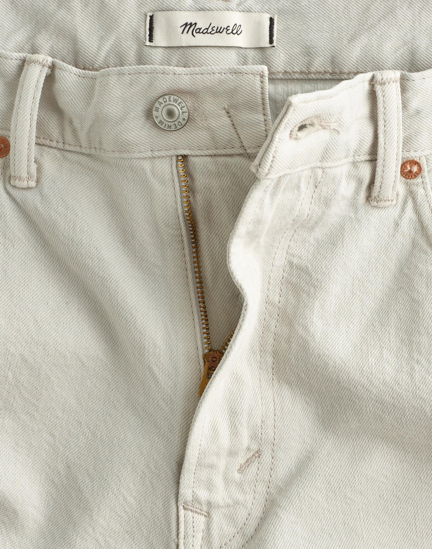 Madewell Relaxed Taper Jeans in Summerweight Denim