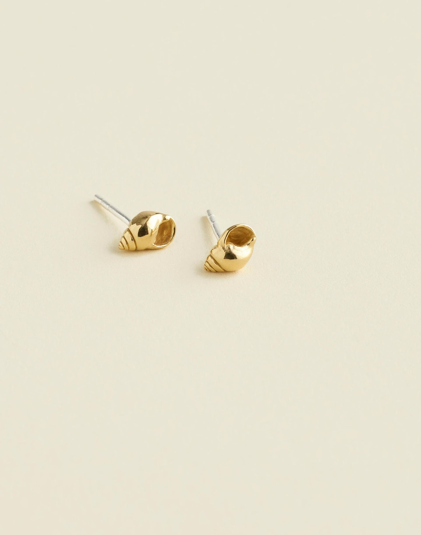 Madewell Demi-Fine Shell Stud Earrings